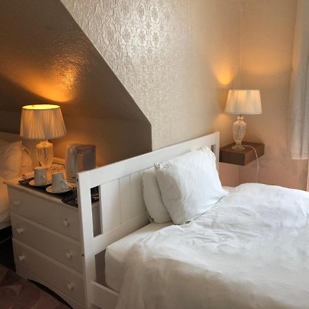 Carena House Bed and Breakfast Canterbury Esterno foto